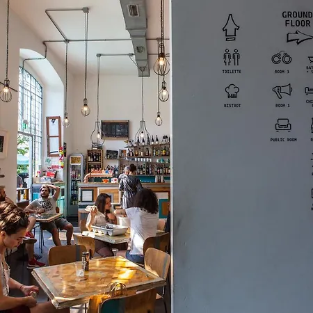 Madama Hostel & Bistrot-2